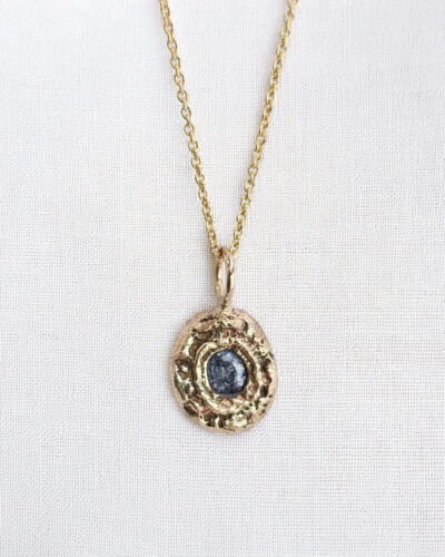 Portrait Pendant - 9K Yellow Gold, Blue Sapphire