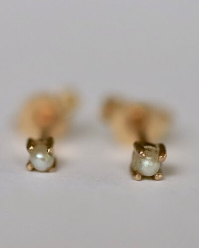 Ainsleigh Claw Studs - 9ct Gold