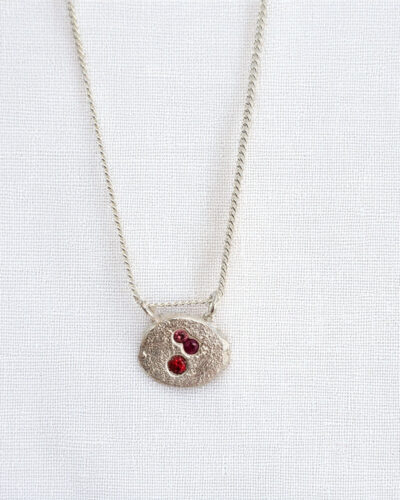 Portrait Pendant E/W Setting - Sterling Silver, Mixed Sapphire