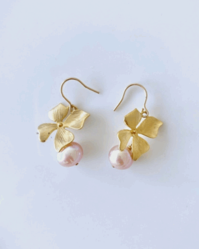 Small Floral Pearl Earrings (Pink)